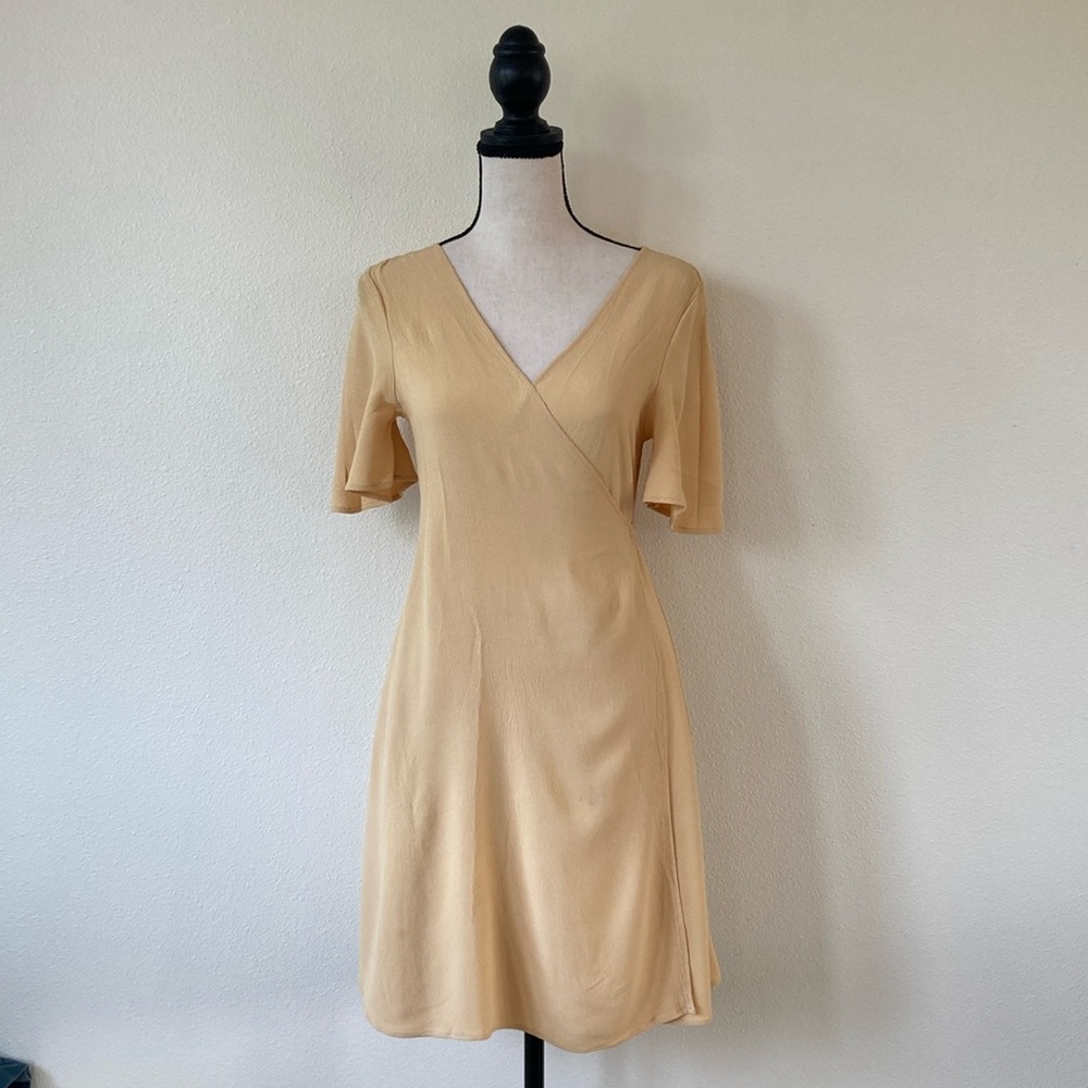 CHRISTY DAWN 🧈 butter yellow rayon crepe wrap dress size medium